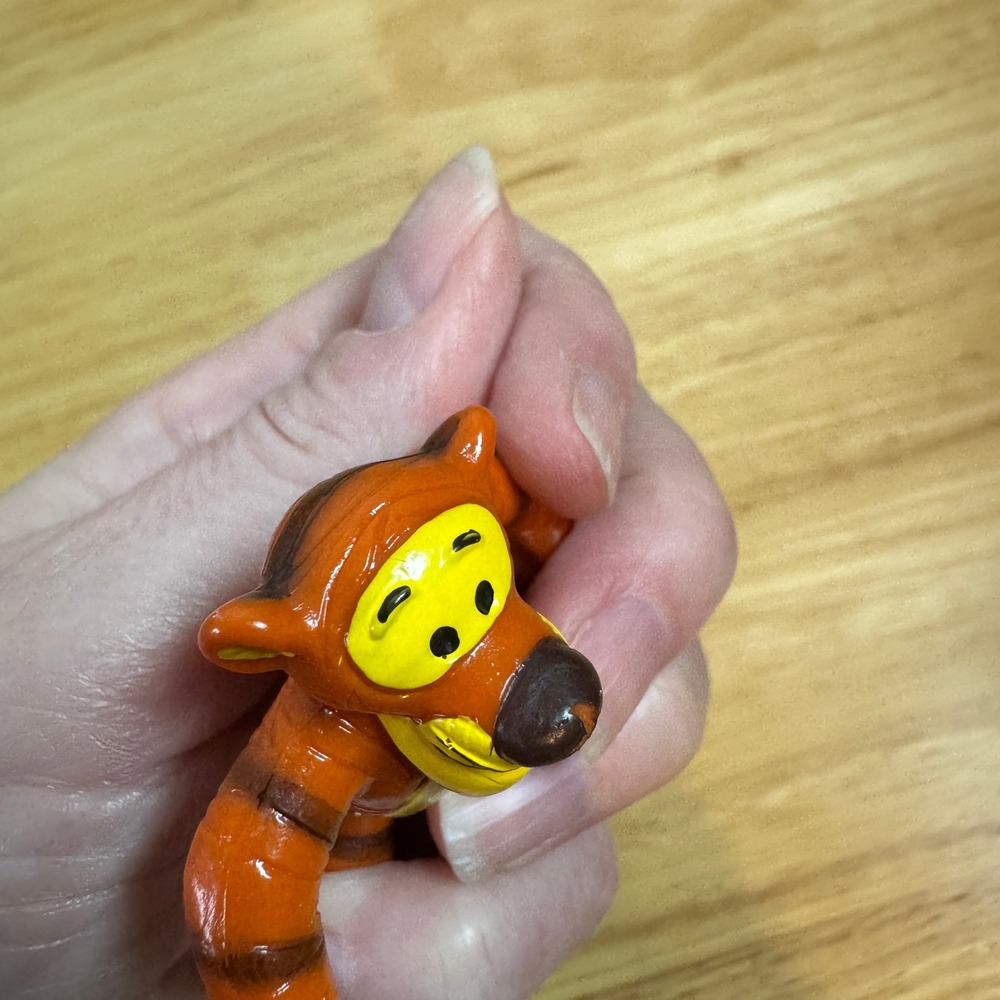 Vintage Tigger Figurine West Germany Bullyland Winnie the Pooh Orange Tiger Toy - Picture 7 of 8